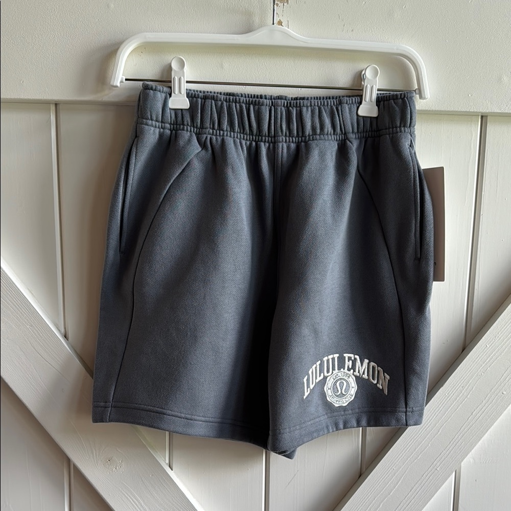 Lululemon Gray Scuba Oversized MR Athletic Shorts with Drawstring 7” w/graphic